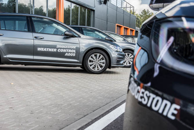 Opona wielosezonowa Bridgestone Weather Control A005 – co musisz o niej wiedzieć?