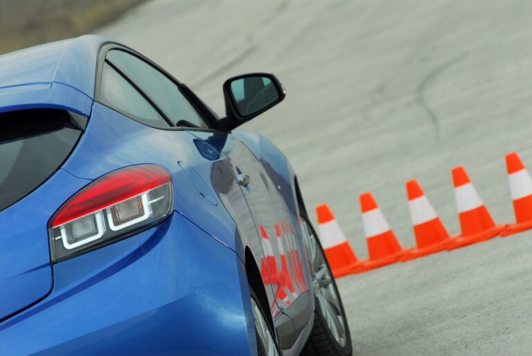Test opon letnich w rozmiarze 205/55 R16V (2015)