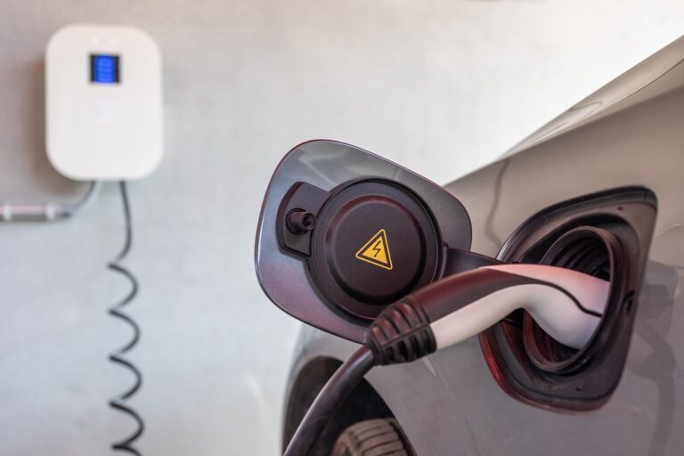 Stacje ładowania elektryków – czy możesz mieć własną w domu?