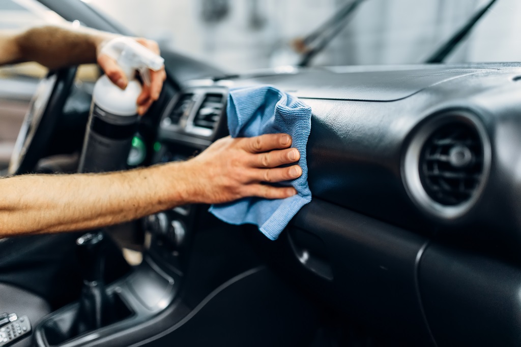 Sprzątanie samochodu: 6 gadżetów, które ułatwią utrzymanie porządku