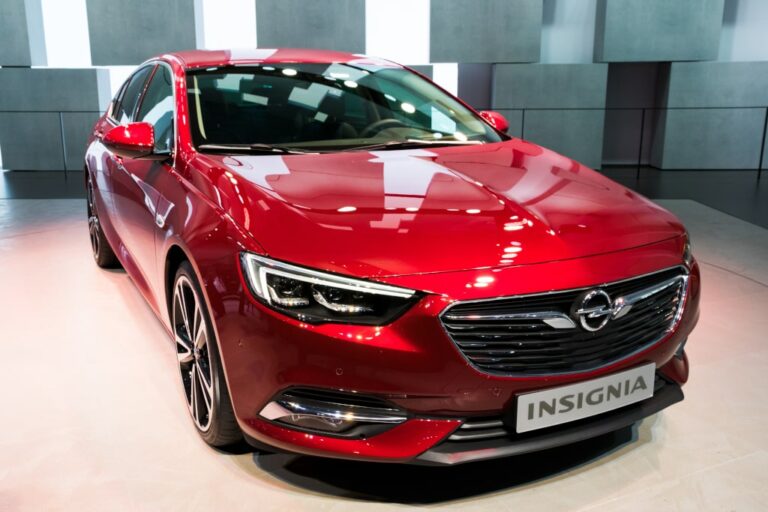 Opel Insignia – charakterystyka modelu niemieckiego producenta