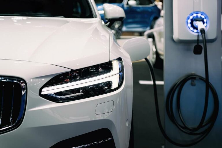 Cyberzagrożenia w elektromobilności – czy to możliwe?