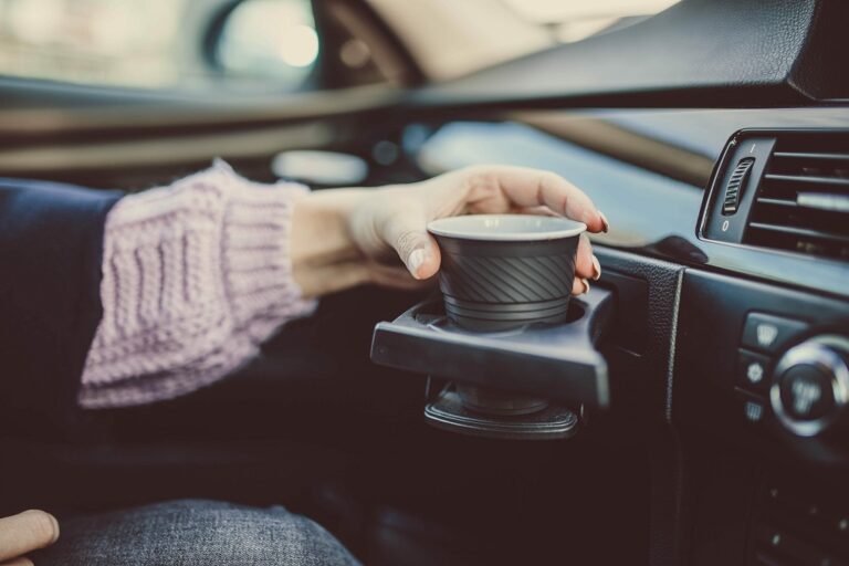 Cup holder – wybierz bezpieczny i wygodny model