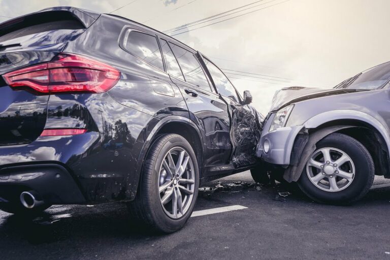 Auto powypadkowe – czy warto kupić? Na co zwrócić uwagę?