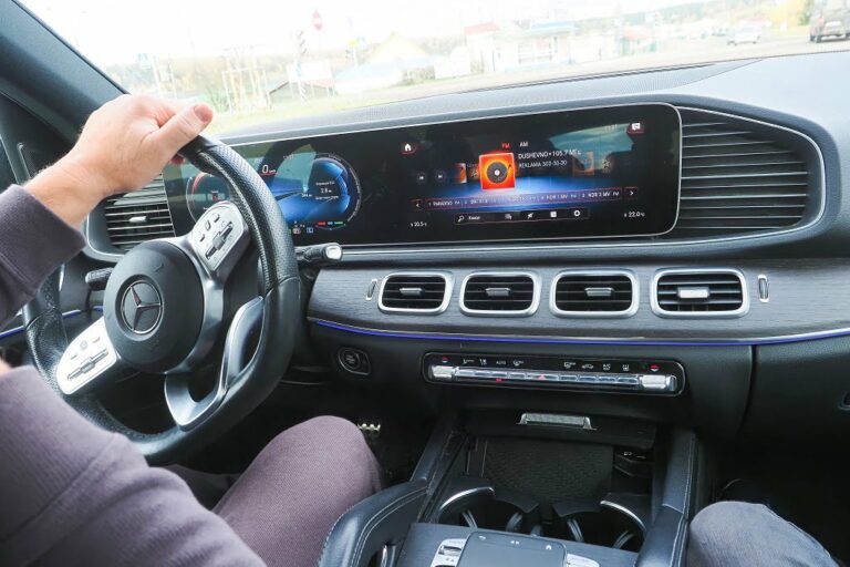 System MB.OS – hit czy kompletna klapa od marki Mercedes?