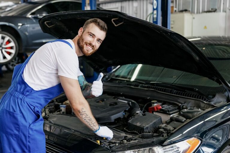 Pracuj bezpiecznie! Ochronna odzież robocza dla mechanika