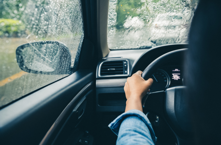 Jesień za pasem? Zadbaj o auto przed chłodami!